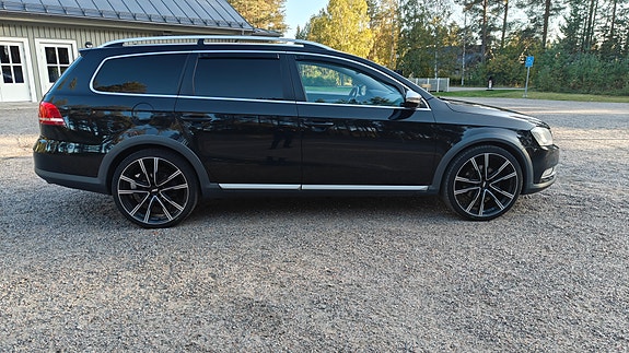 Volkswagen Passat Alltrack 4 of 8