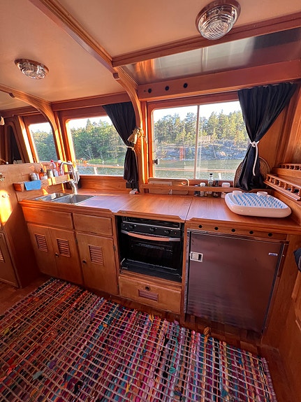 Sommarhus på havet | Trawler för långfärd 6 of 16