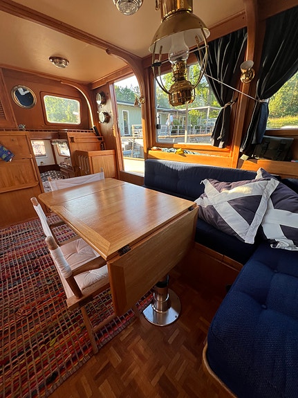 Sommarhus på havet | Trawler för långfärd 8 of 16