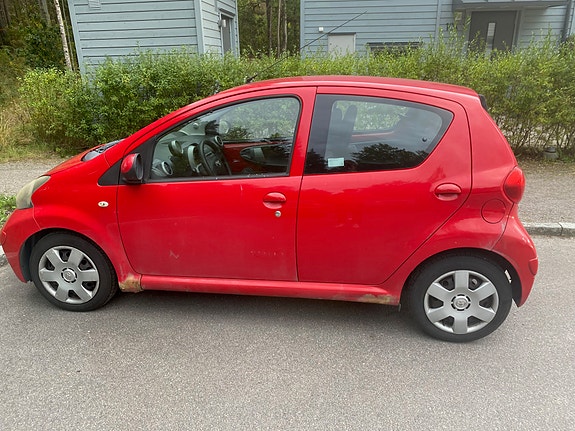 Toyota Aygo 2 of 10