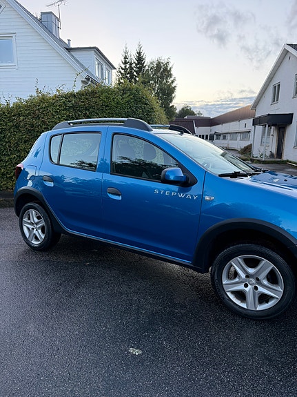 Dacia Sandero Stepway 3 of 9