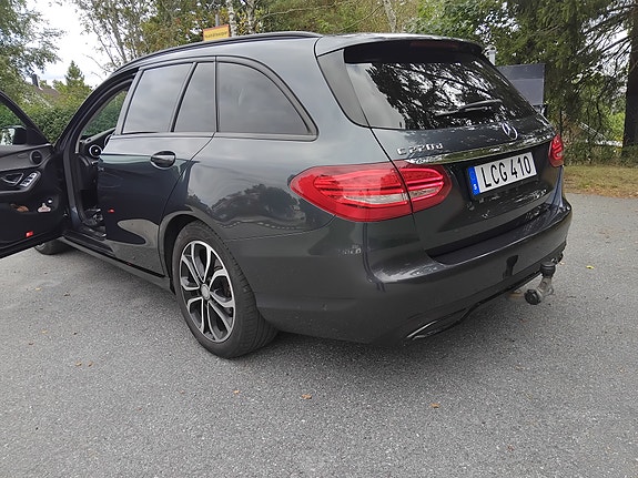 Mercedes-Benz C220 4 of 11