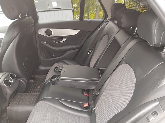Mercedes-Benz C220 6 of 11