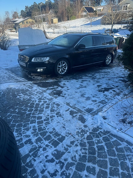 Volvo V70 3 of 6