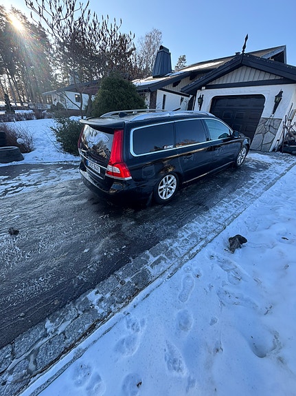 Volvo V70 4 of 6