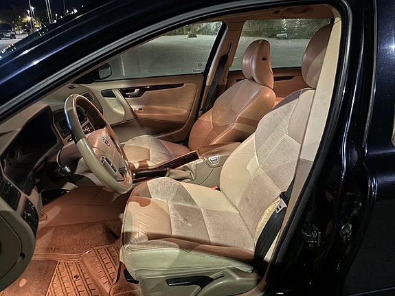 Volvo V70 6 of 9