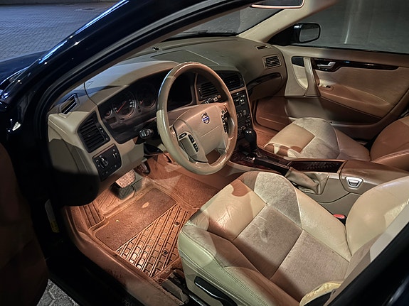 Volvo V70 5 of 9