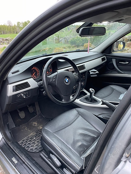 BMW 320d 5 of 6