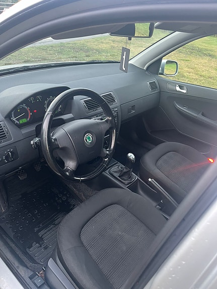 Skoda Fabia 5 of 8