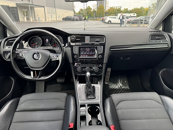 Volkswagen Golf VII 7 of 14