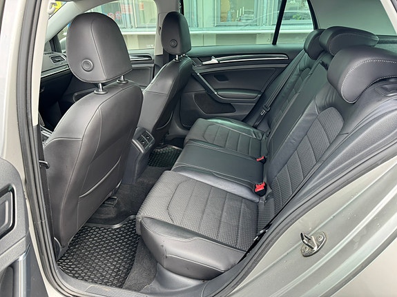 Volkswagen Golf VII 6 of 14