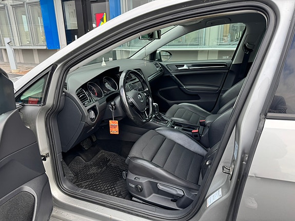 Volkswagen Golf VII 12 of 14