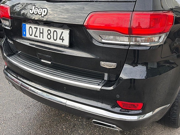 Jeep Grand Cherokee 22 of 29