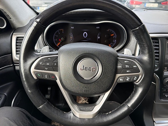 Jeep Grand Cherokee 28 of 29