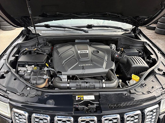 Jeep Grand Cherokee 21 of 29
