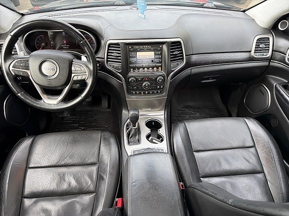 Jeep Grand Cherokee 13 of 29