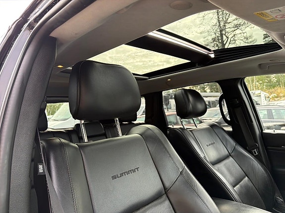 Jeep Grand Cherokee 23 of 29