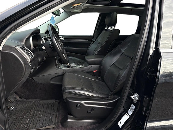 Jeep Grand Cherokee 14 of 29