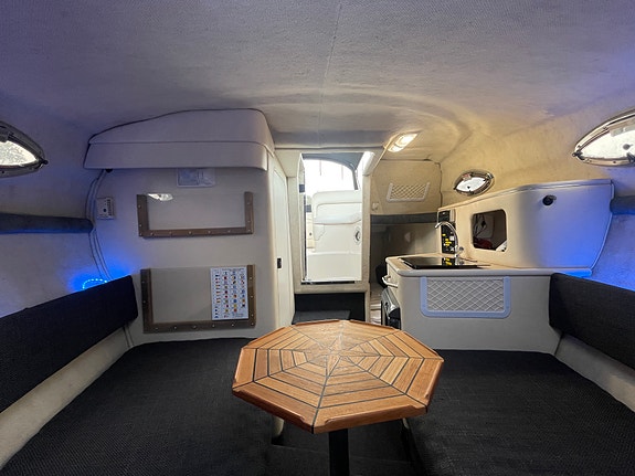 Sea Ray 240 Sundancer -02 5 of 10