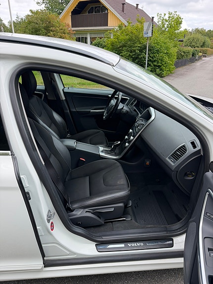 Volvo XC60 15 of 21