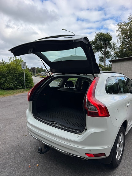 Volvo XC60 11 of 21