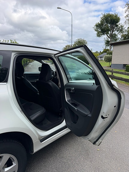 Volvo XC60 12 of 21