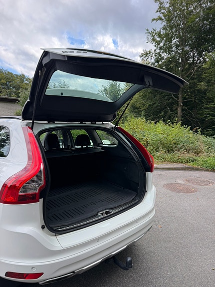 Volvo XC60 10 of 21