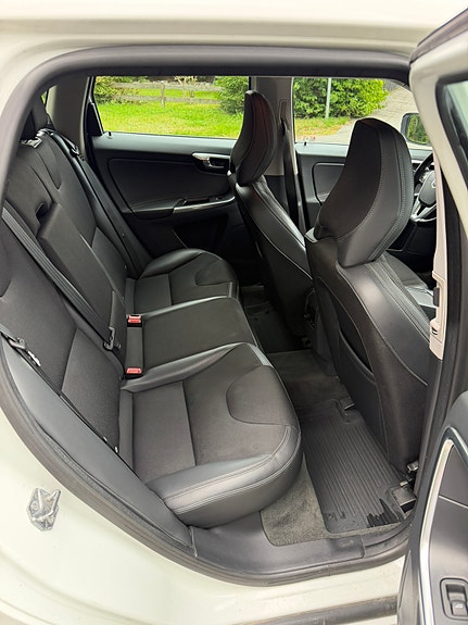Volvo XC60 13 of 21
