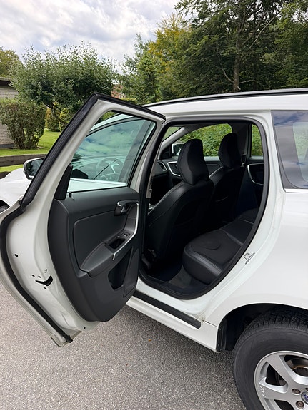 Volvo XC60 9 of 21
