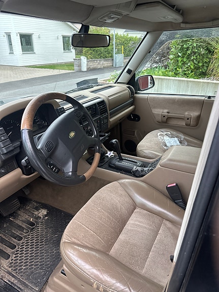 Land Rover Discovery 3 of 4