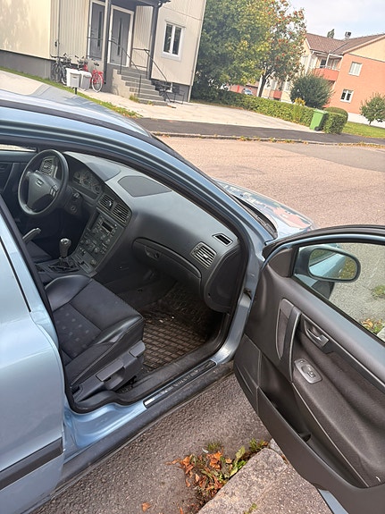 Volvo S60 3 of 9