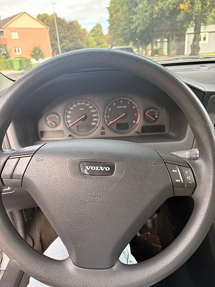 Volvo S60 8 of 9