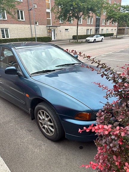 Mitsubishi Galant 3 of 3