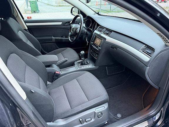 Skoda Superb 12 of 16