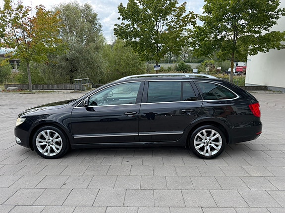 Skoda Superb 2 of 16