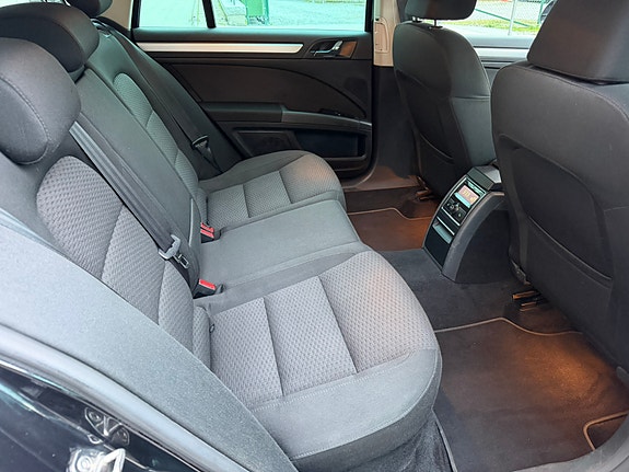 Skoda Superb 14 of 16
