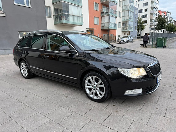 Skoda Superb 7 of 16