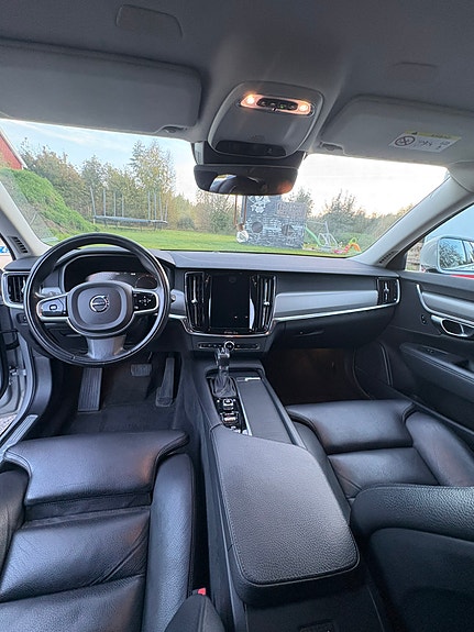 Volvo V90 3 of 5