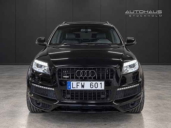 Audi Q7 2 of 22