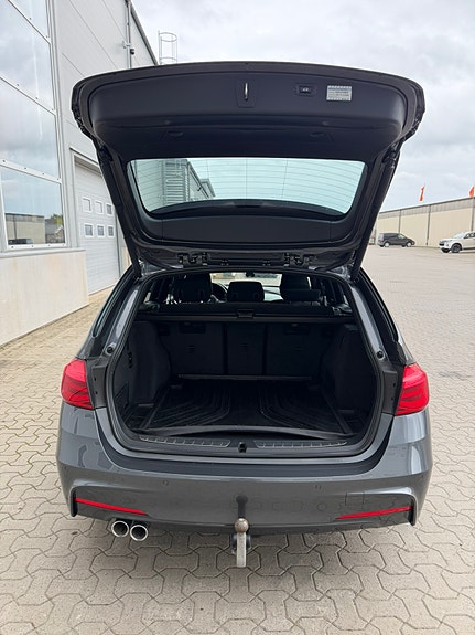 BMW 320d 6 of 12