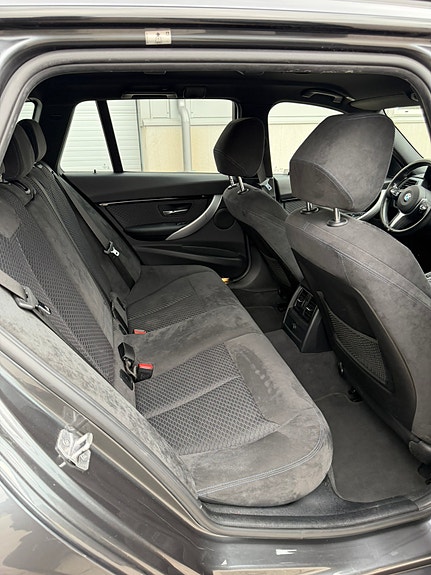 BMW 320d 9 of 12