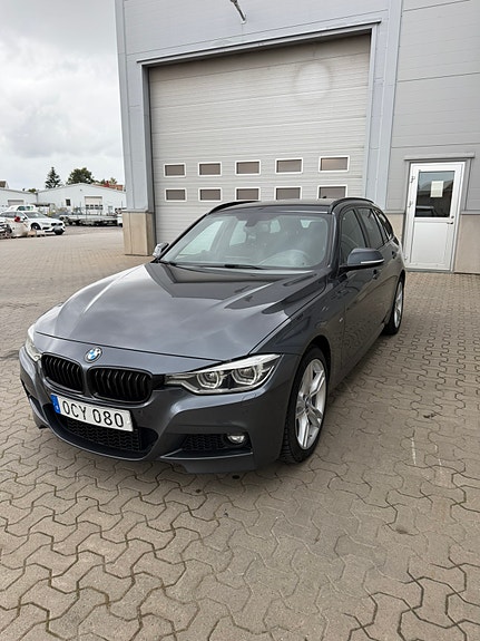 BMW 320d 3 of 12