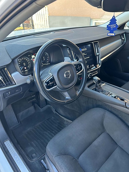 Volvo V90 11 of 23