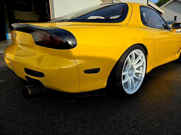 Mazda RX-7 4 of 8