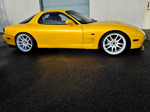 Mazda RX-7 2 of 8