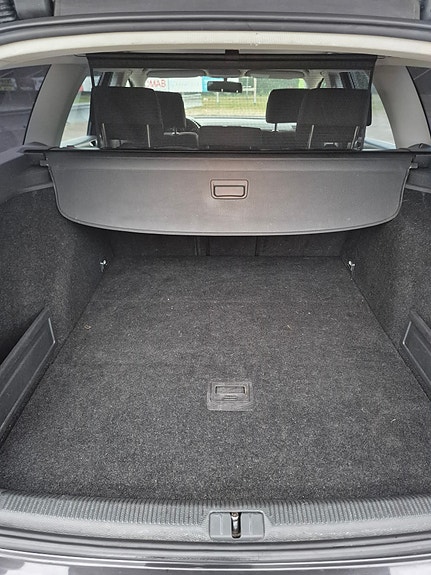 Volkswagen Passat 4 of 8