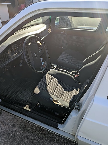 Mercedes-Benz 190 E 7 of 7