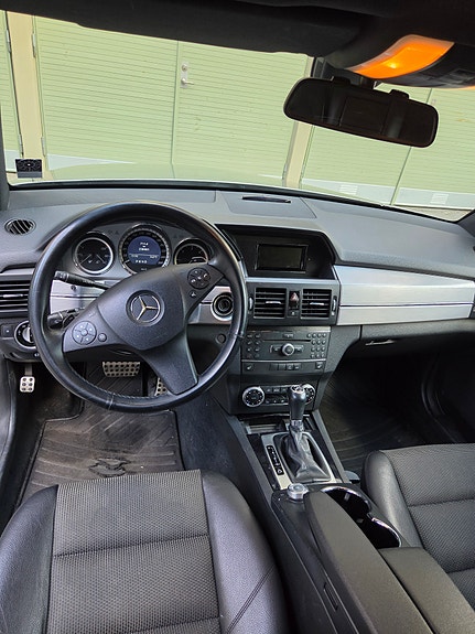 Mercedes-Benz GLK220 6 of 7