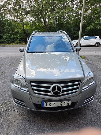 Mercedes-Benz GLK220 4 of 7