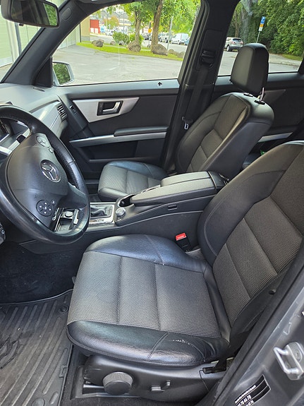 Mercedes-Benz GLK220 5 of 7